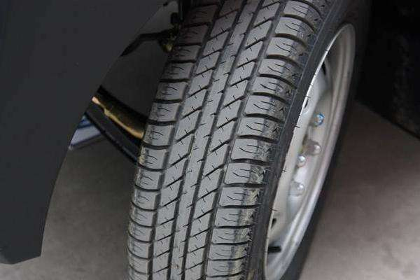 汽车轮胎